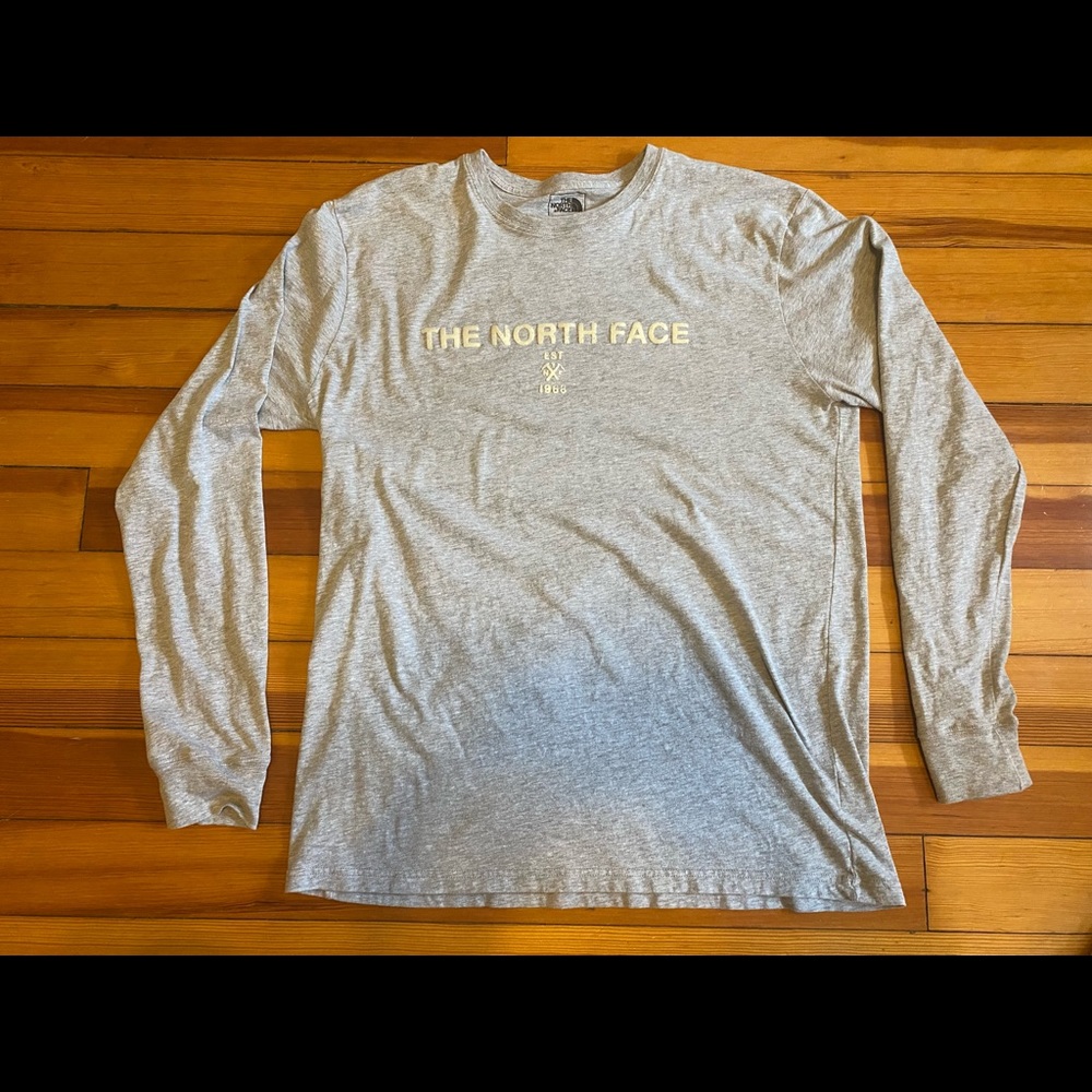 The North Face Long Sleeve Shirt - Large, Gray